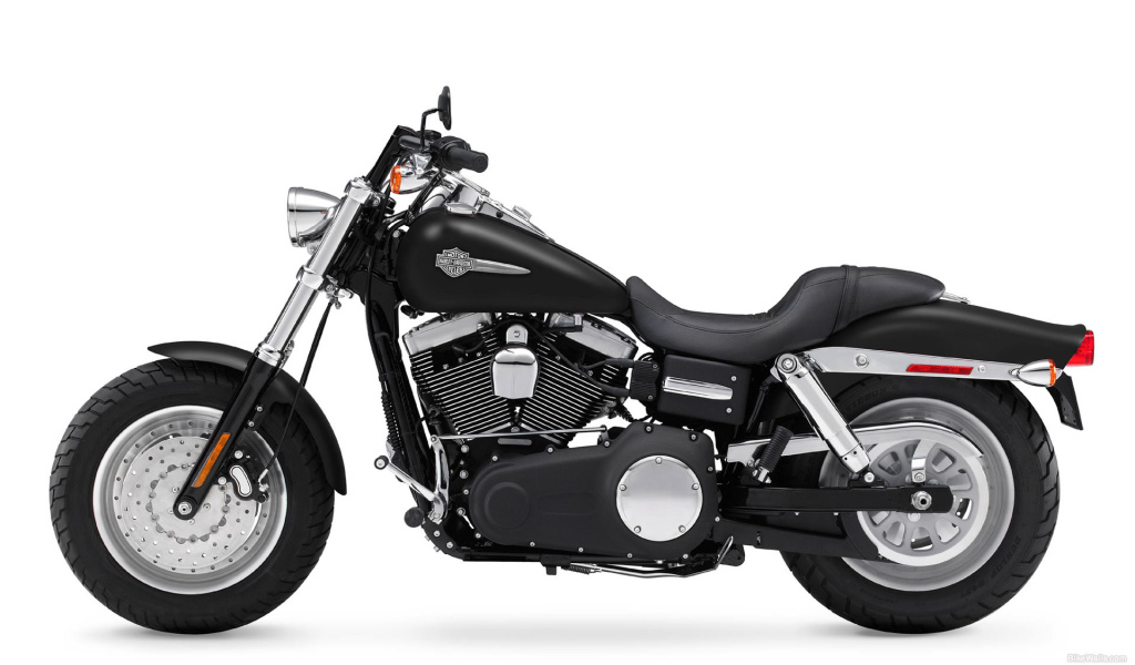 Новый надежный мотоцикл Harley-Davidson Dyna Fat Bob
