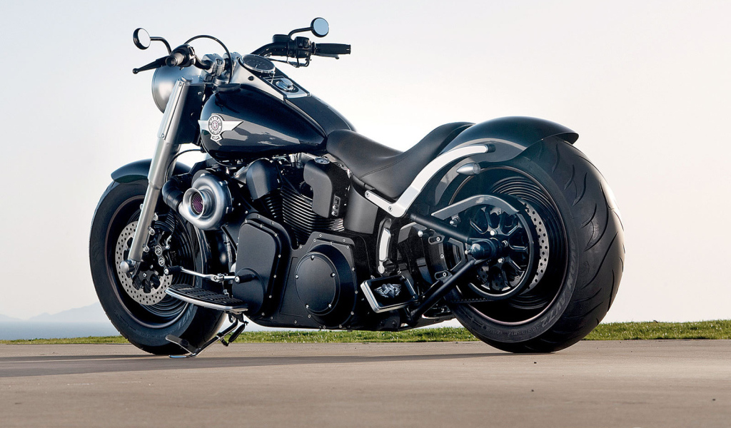 Новый надежный мотоцикл Harley-Davidson Fat Boy