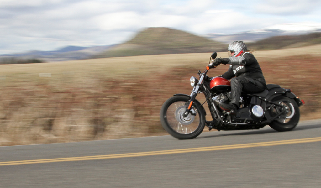 Новый надежный мотоцикл Harley-Davidson Softail Blackline