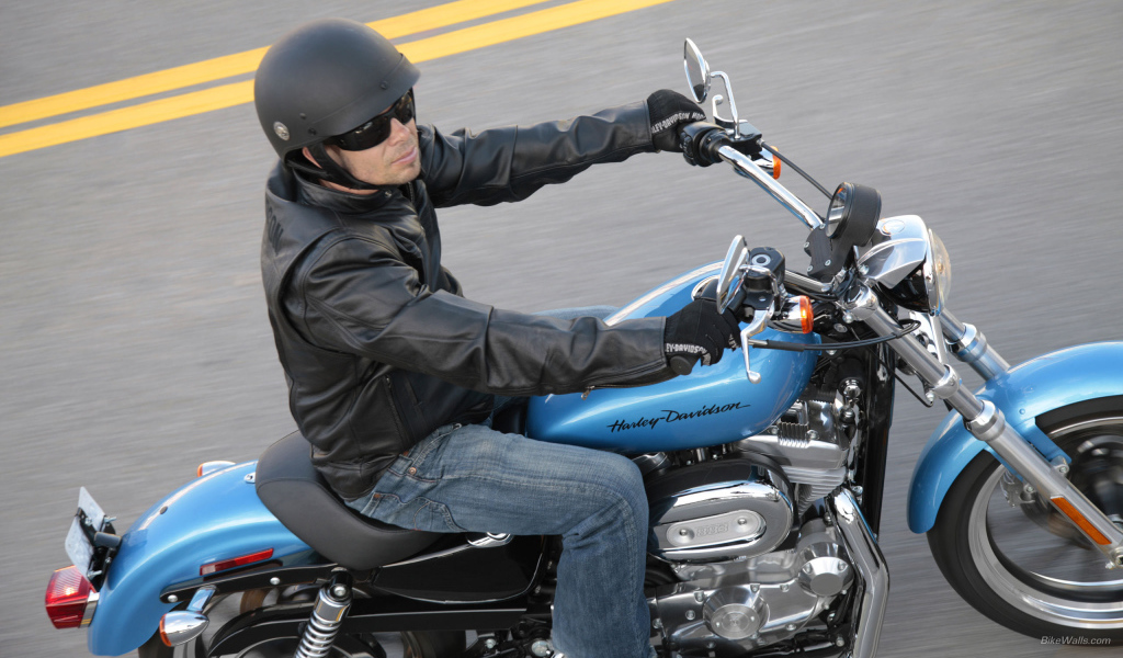 Новый надежный мотоцикл Harley-Davidson XL 883L Sportster