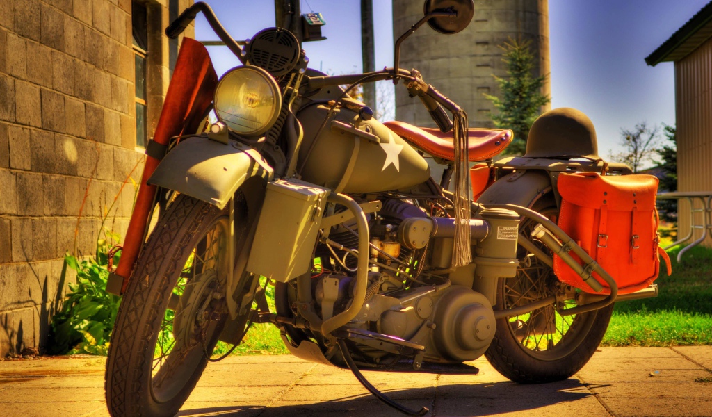 Старый армейский мотоцикл