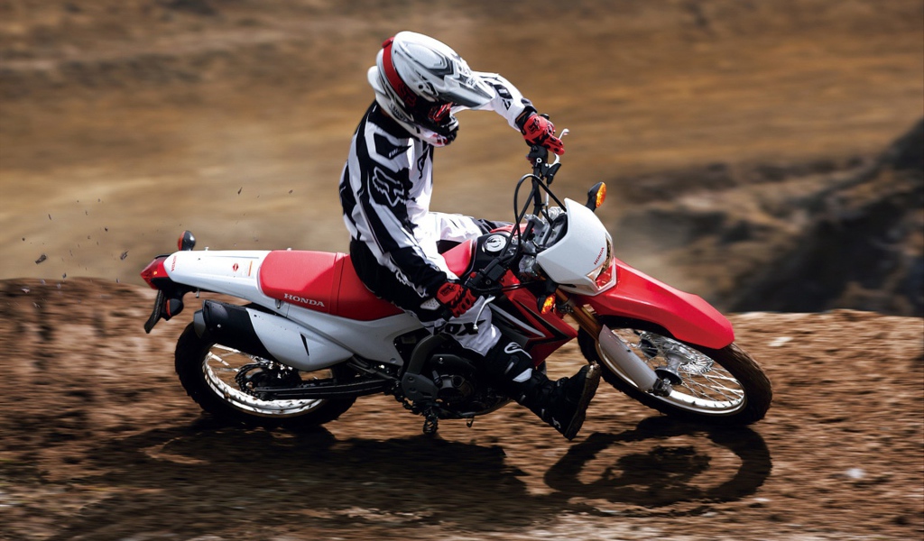 Популярный мотоцикл Honda CRF 250 L