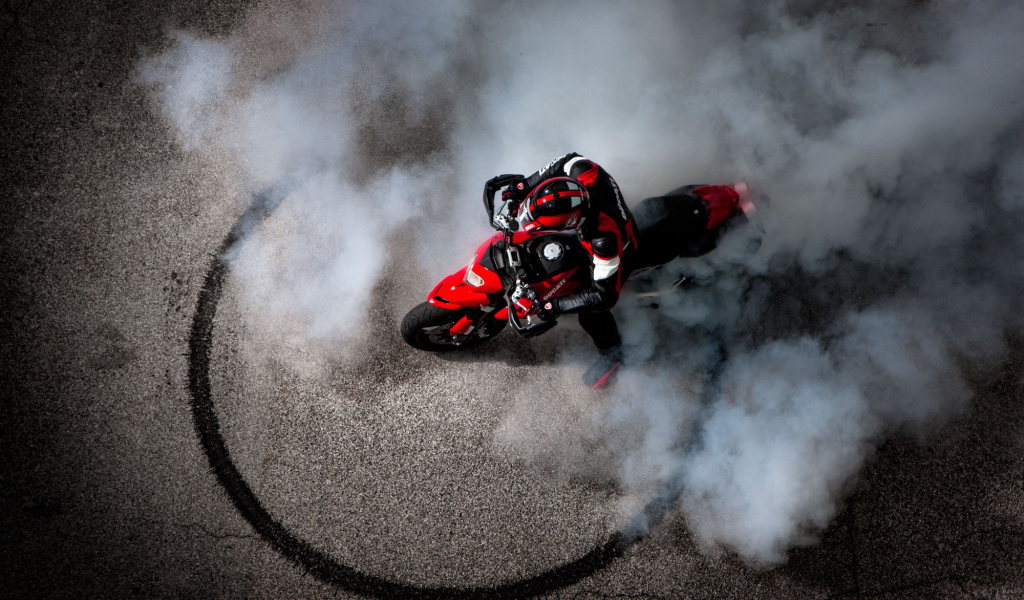 Популярный мотоцикл Ducati Hyperstrada