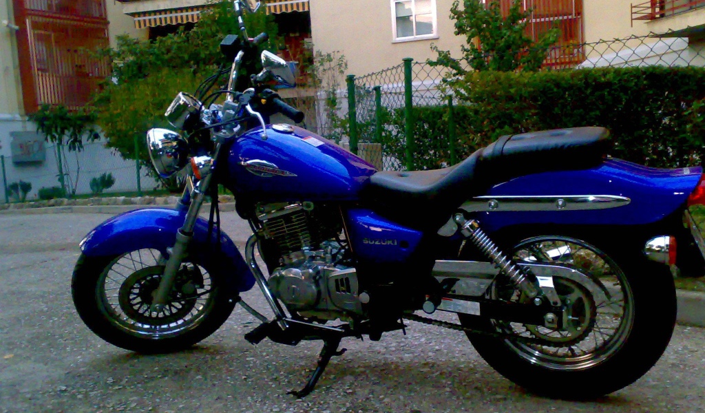 Популярный мотоцикл Suzuki Marauder 125