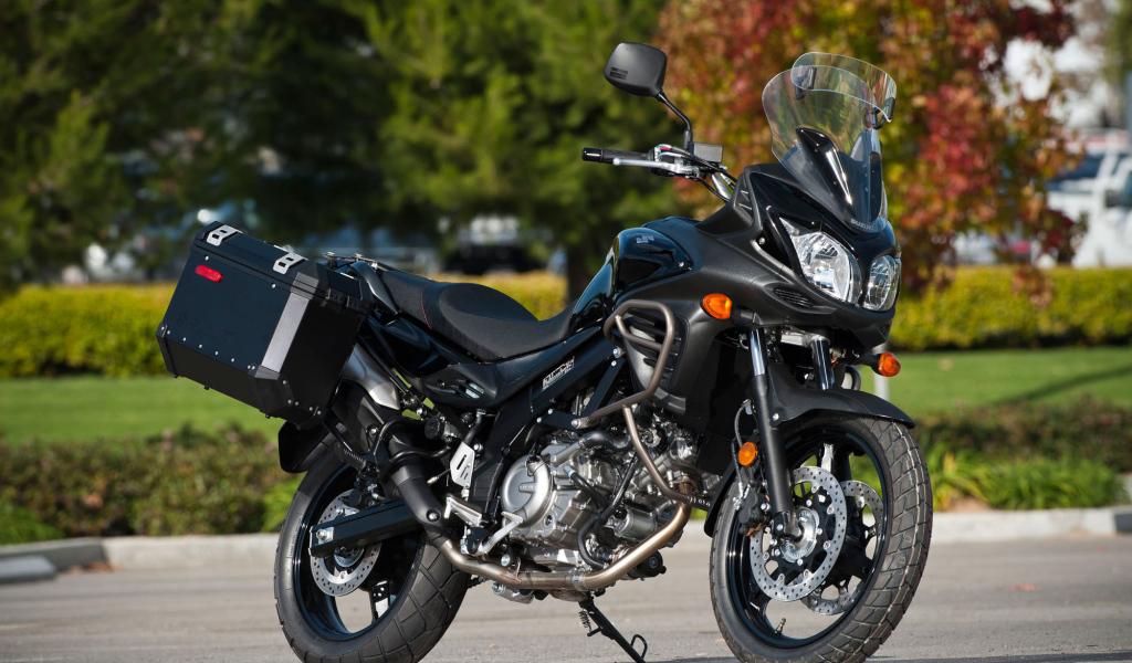 Популярный мотоцикл Suzuki V-Storm 650 ABS