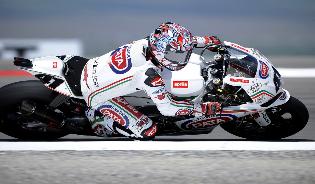 Гонщик на мотоцикле