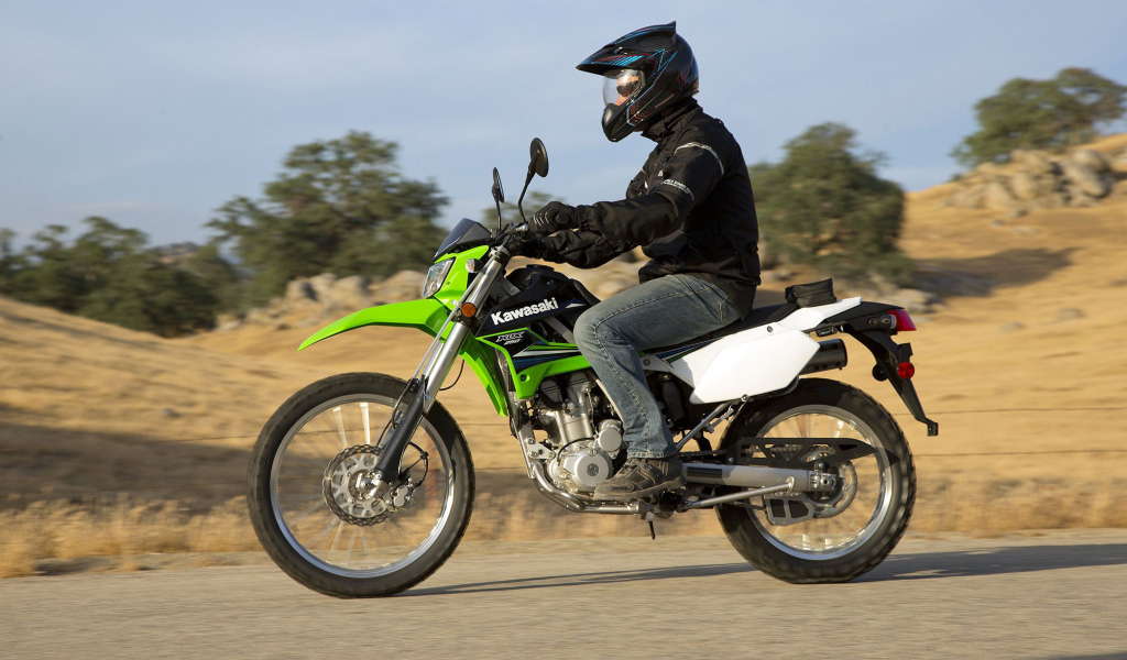 Надежный мотоцикл Kawasaki KLX 250
