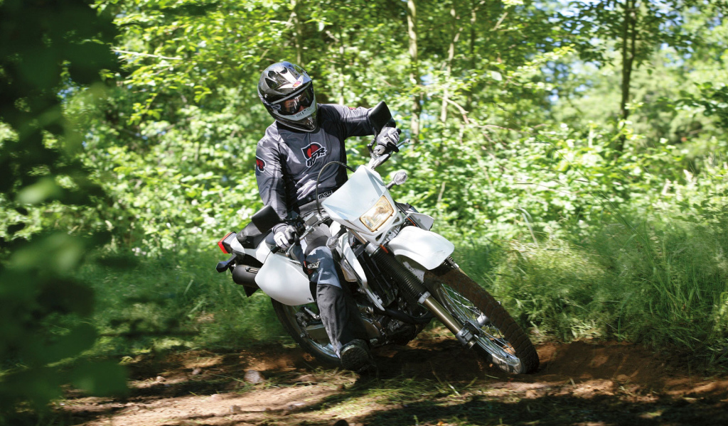 Надежный мотоцикл Suzuki DR-Z400 S