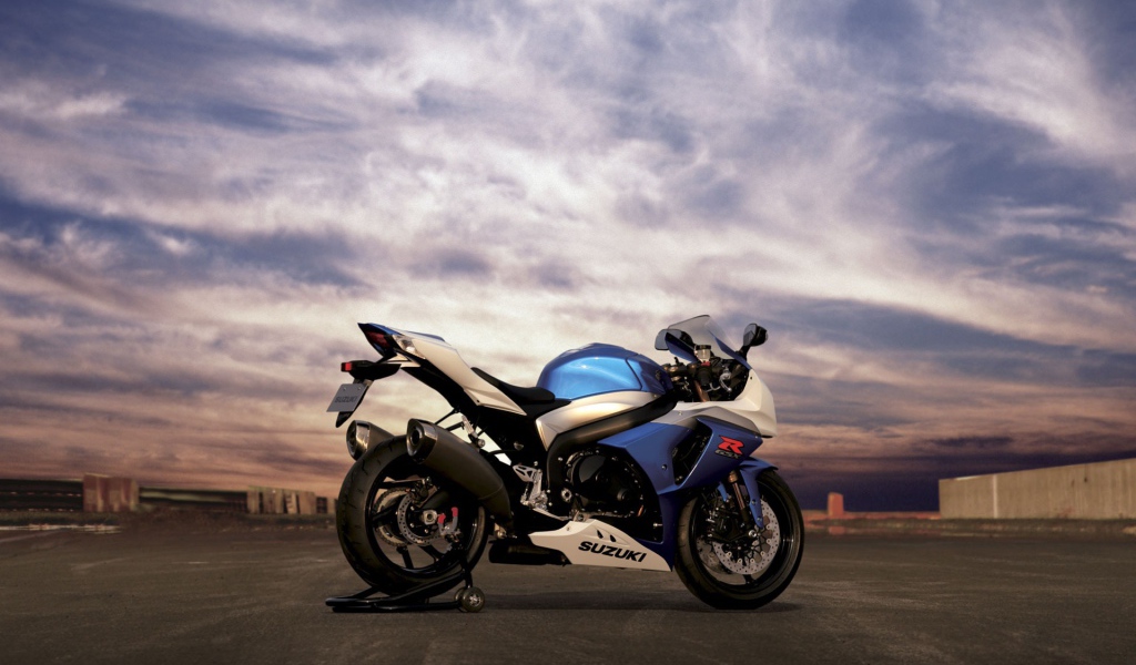 Надежный мотоцикл Suzuki GSX-R 1000