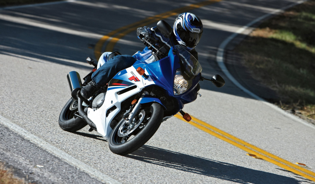 Надежный мотоцикл Suzuki GS 500 F