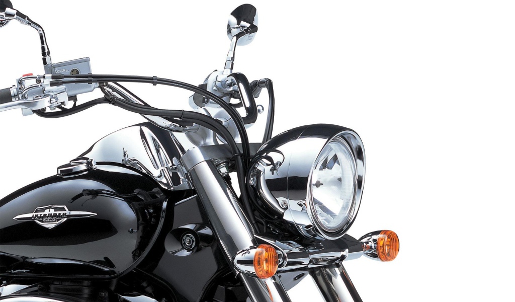 Надежный мотоцикл Suzuki Intruder C1500T