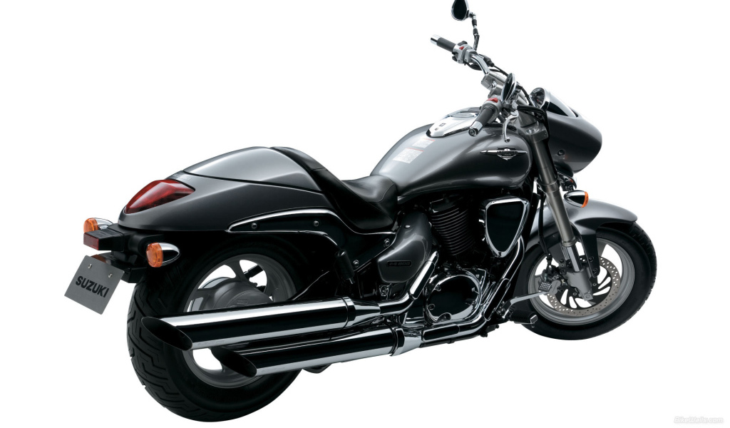 Надежный мотоцикл Suzuki Intruder M800