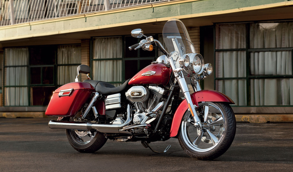 Надежный мотоцикл Harley-Davidson Dyna Switchback