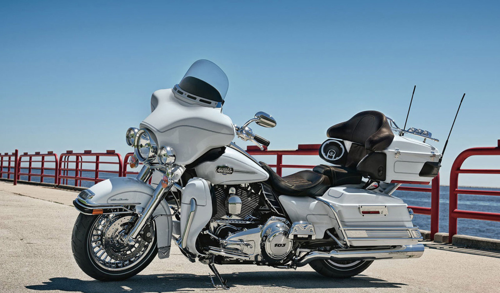 Надежный мотоцикл Harley-Davidson Electra Glide Ultra Classic