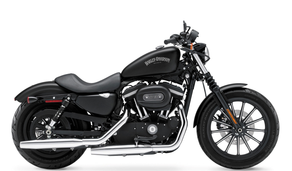 Надежный мотоцикл Harley-Davidson XL 883R Sportster Roadster