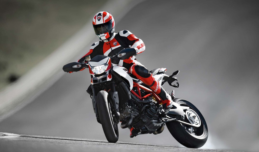 Тест-драйв мотоцикла Ducati Hypermotard