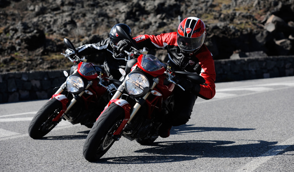 Тест-драйв мотоцикла Ducati Monster 796 Corse Stripe