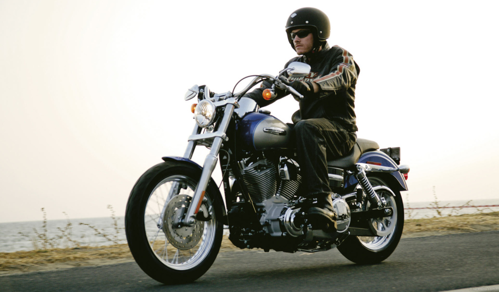 Тест-драйв мотоцикла Harley-Davidson Dyna Super Glide Custom