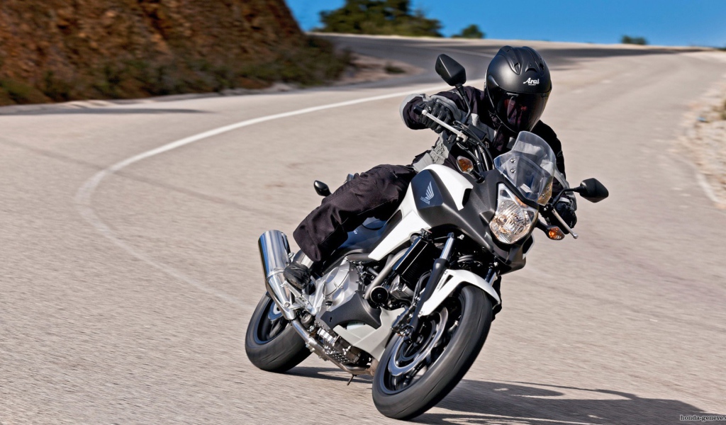 Тест-драйв мотоцикла Honda NC 700 X