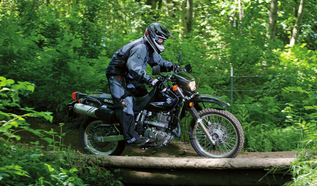 Тест-драйв мотоцикла Suzuki DR 650 SE