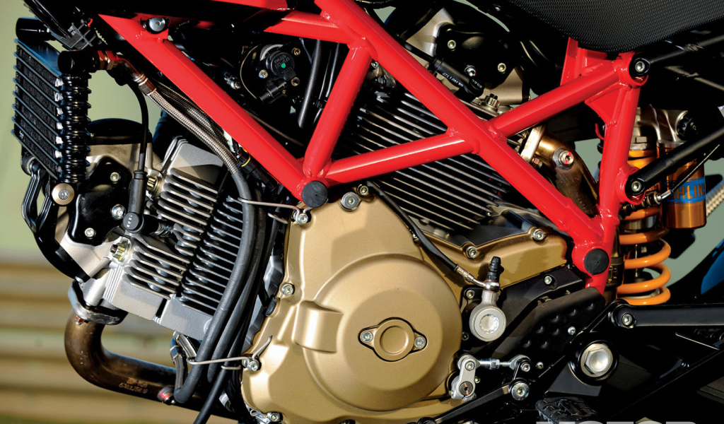 Надежный мотоцикл Ducati Hypermotard SP