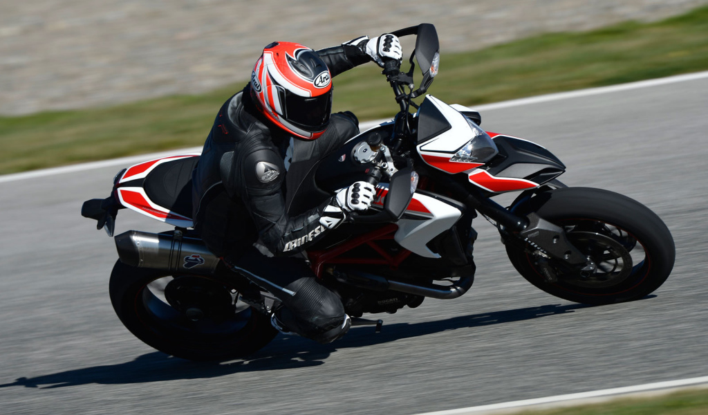 Тест-драйв мотоцикла Ducati Hypermotard SP