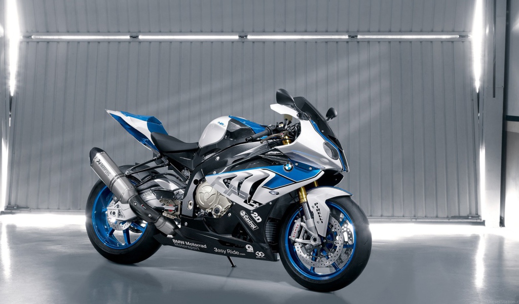 Мотоцикл BMW HP4