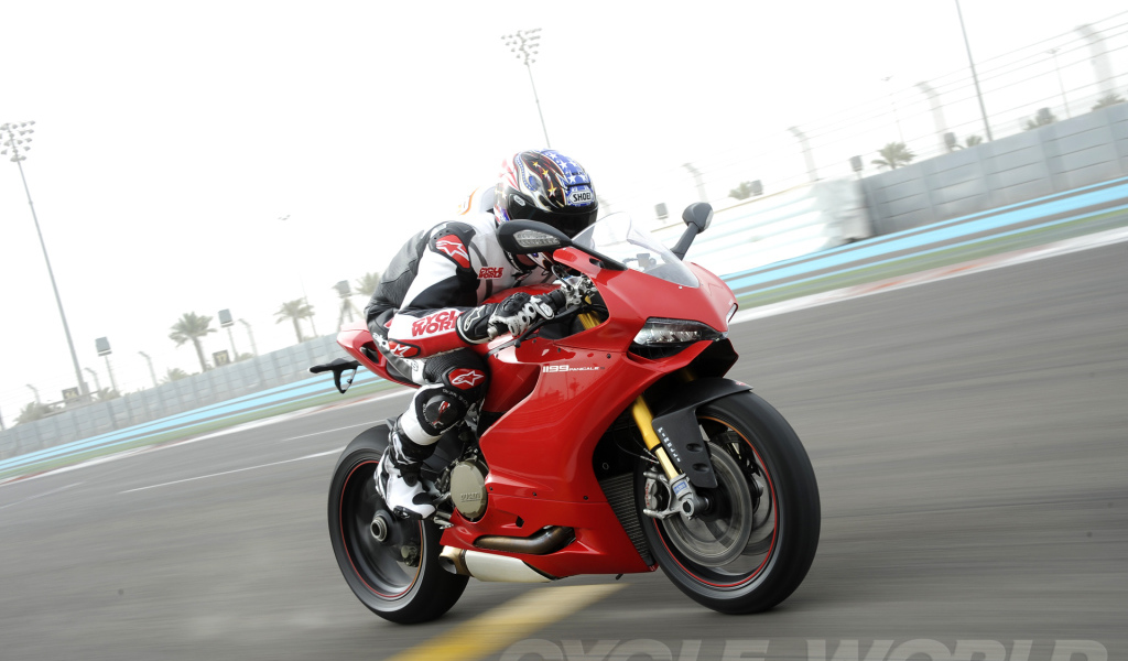 Гоночный мотоцикл Дукати