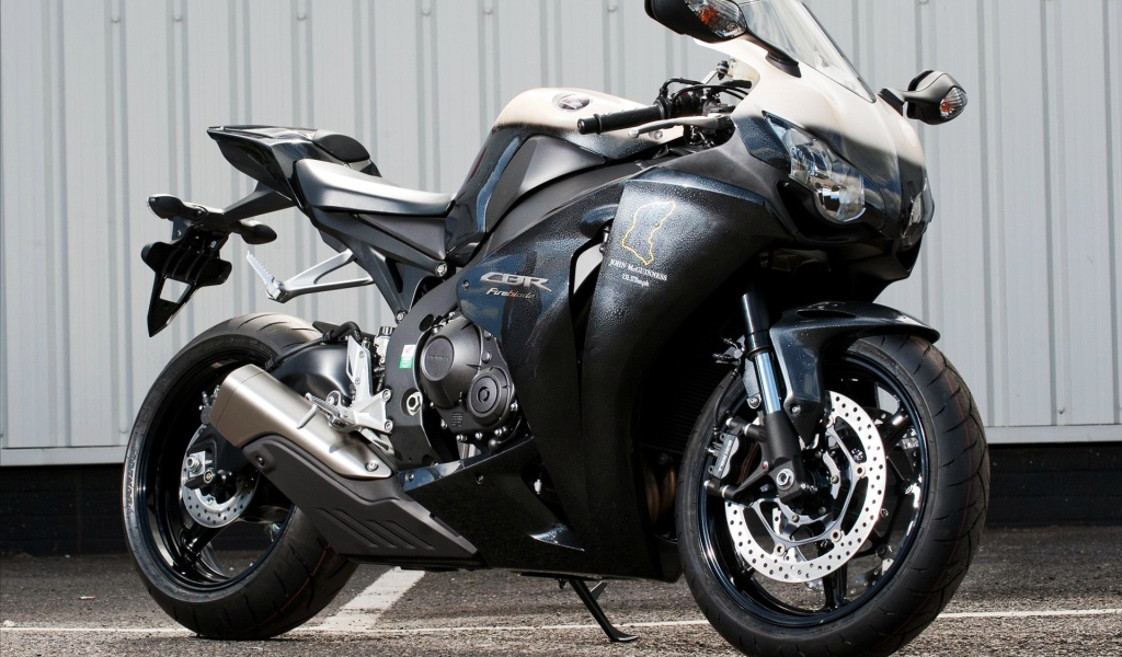 Мотоцикл Honda cbr100rr