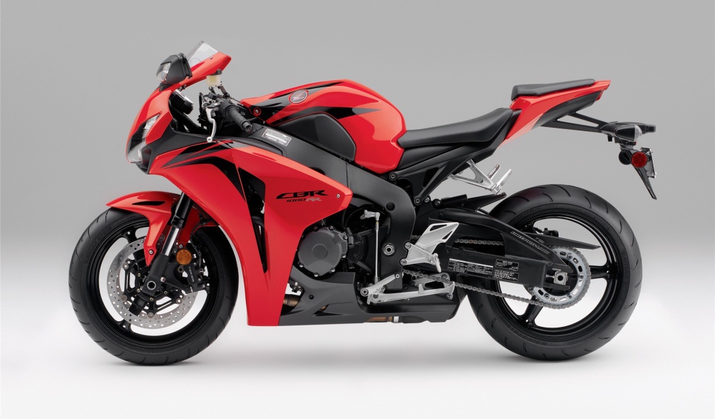 Красный Honda CBR 1000RR 