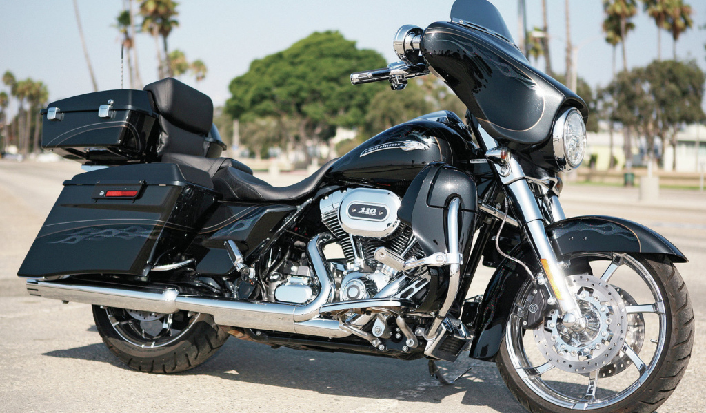 Невероятный мотоцикл Harley-Davidson Street Glide