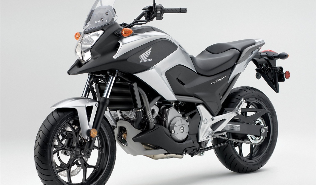 Невероятно быстрый мотоцикл Honda NC 700 X