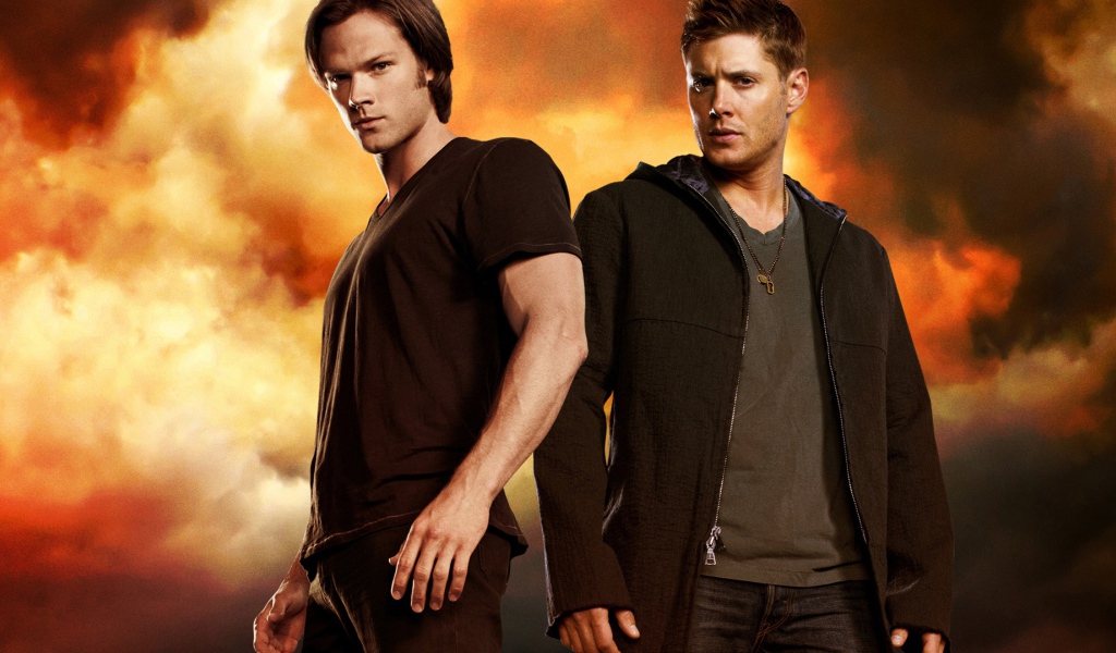 Братья на фоне огня из сериала Сверхъестественное
