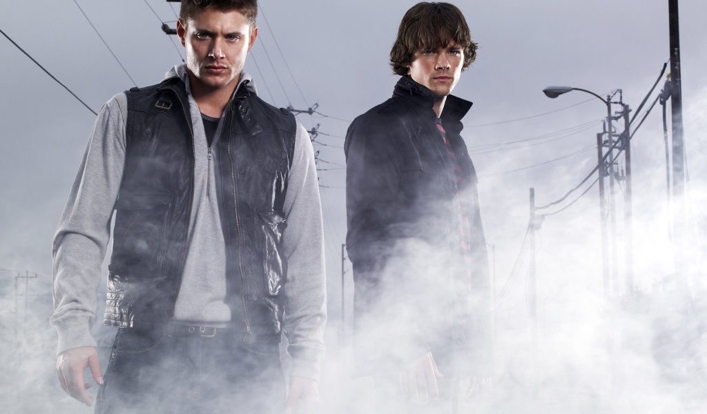 Винчестеры из сериала Сверхъестественное в тумане
