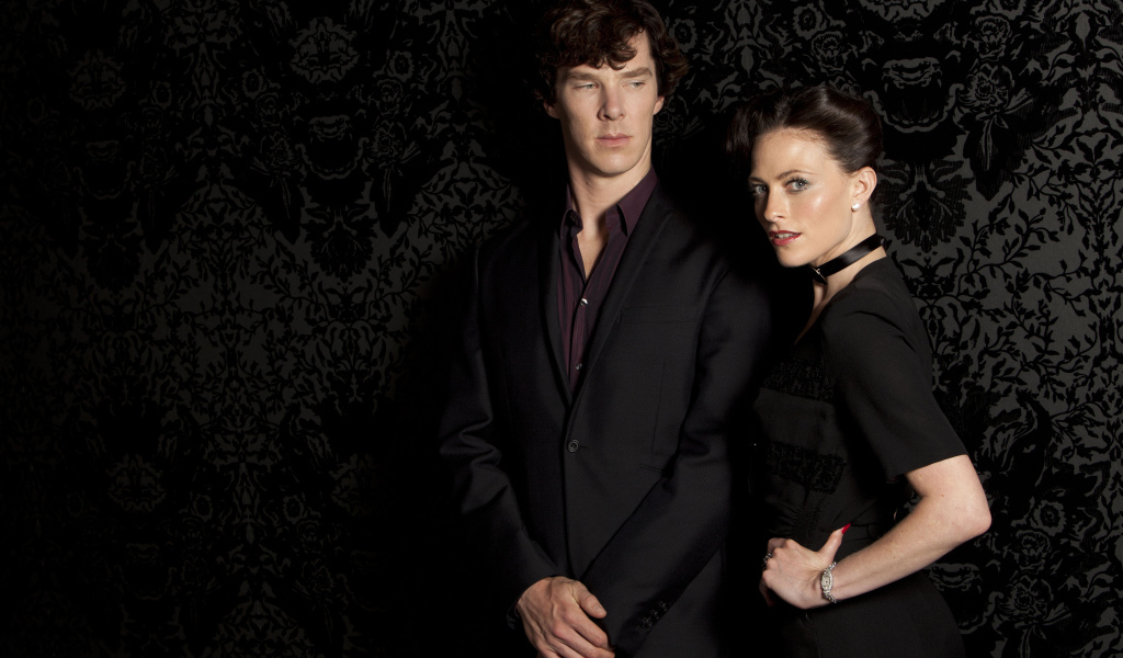 Герой и героиня сериала Шерлок