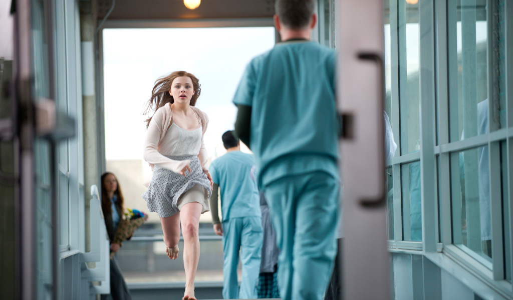 Героиня из Если я останусь