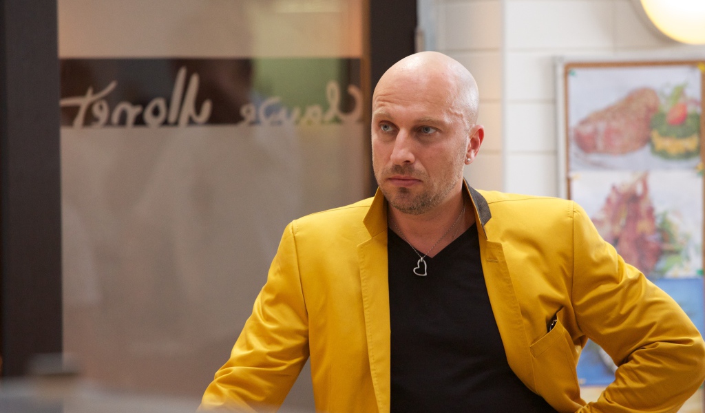 Хозяин ресторана в сериале Кухня