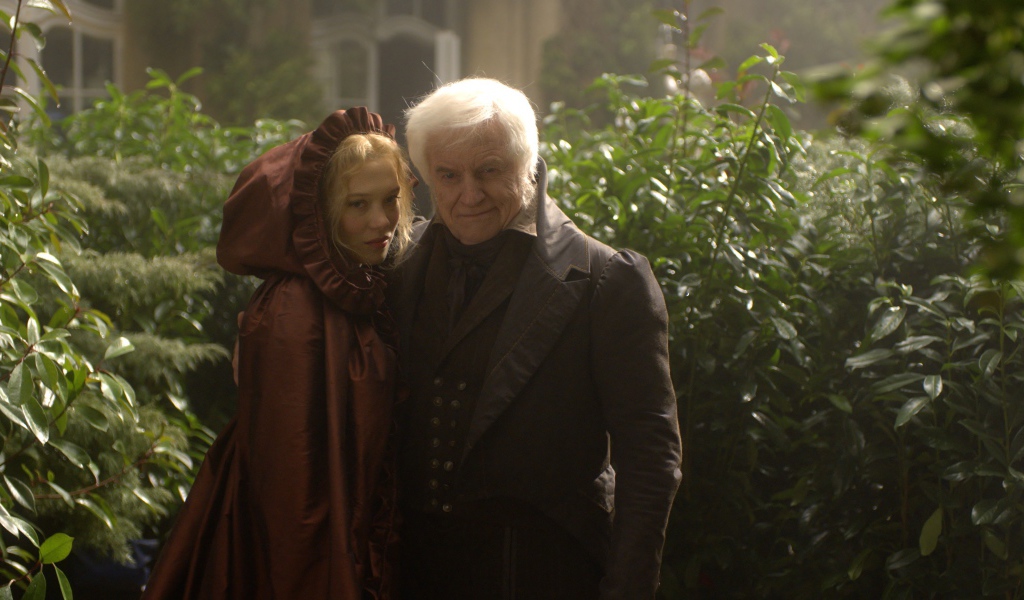 Интересный кинофильм Красавица и чудовище 2014