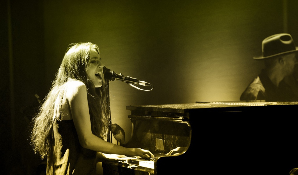 Kомпозитор за роялем