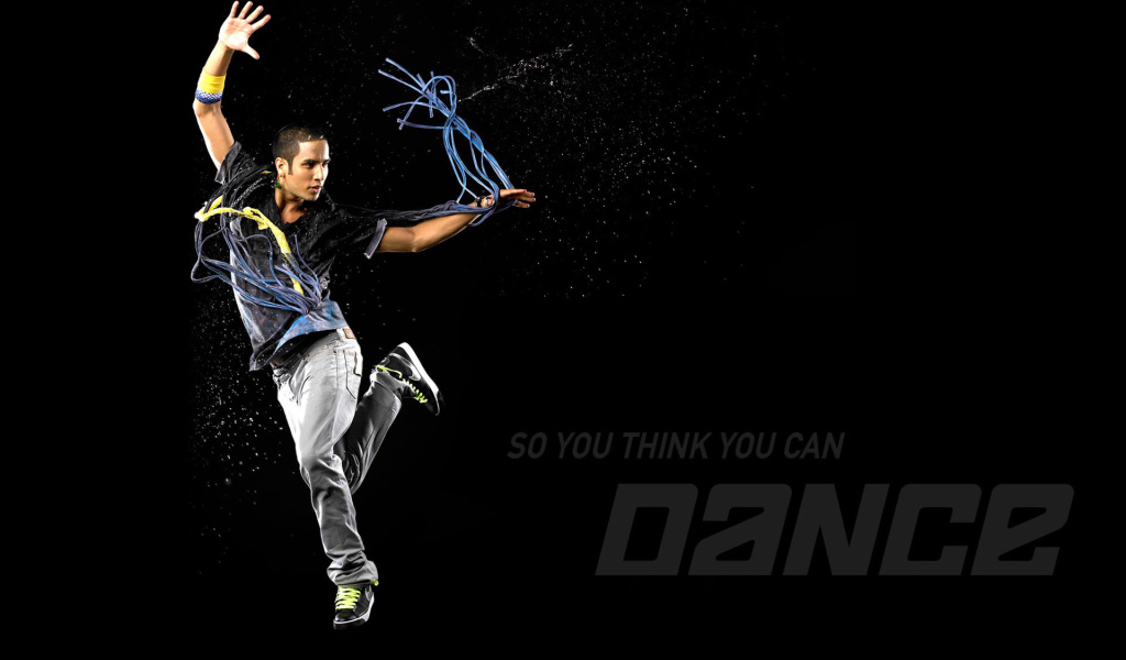 Танцор среди брызг воды