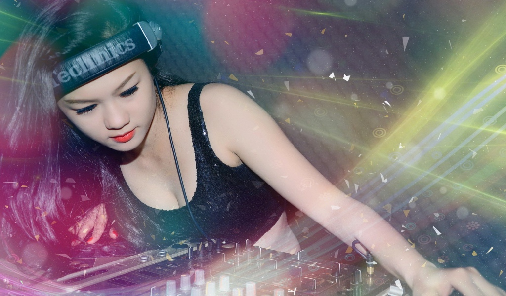 Ди джей девушка