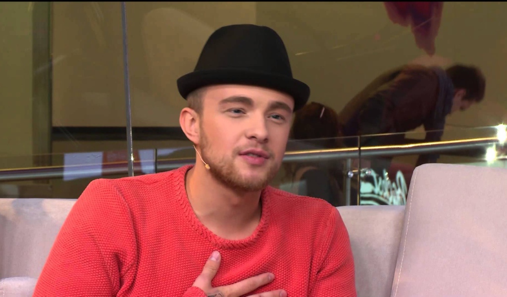 Егор Крид дает интервью