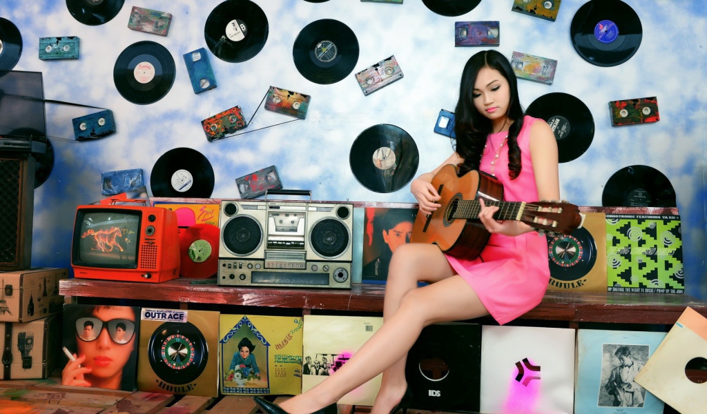 Девушка с гитарой пластинки