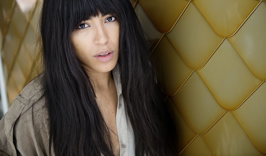 Loreen позирует на камеру