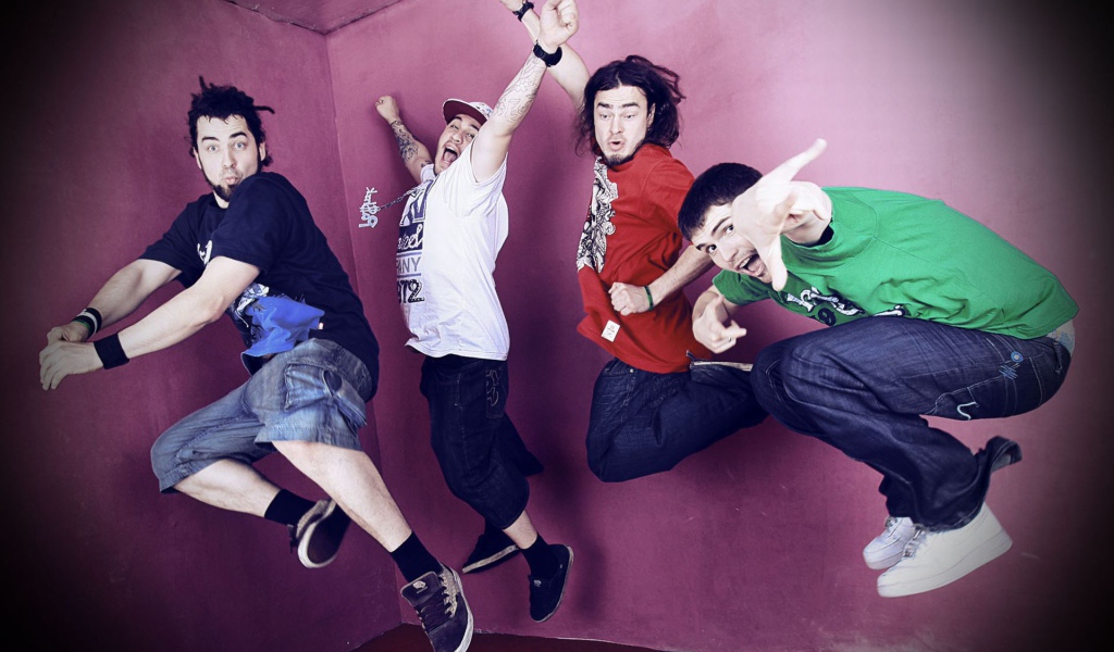 Noize MC прыгает