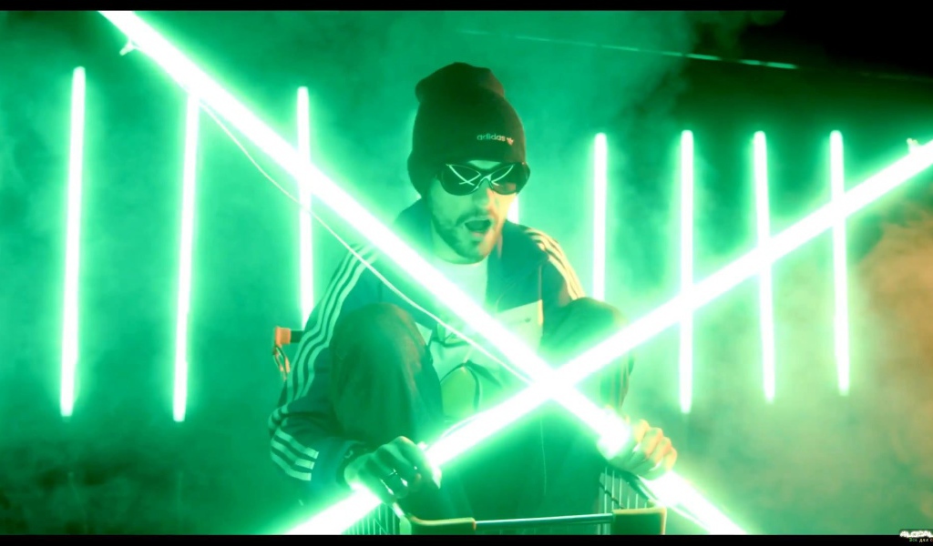 Noize MC с световыми мечами