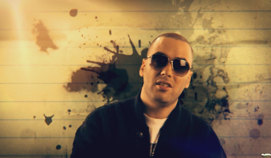 SLIM в темных очках