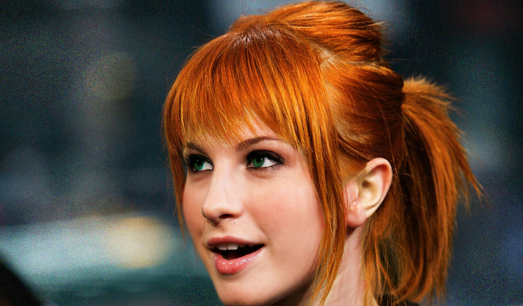 Певица Хэйли