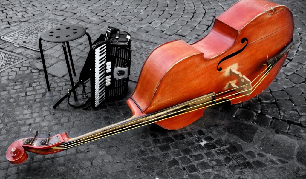 Скрипка и стул