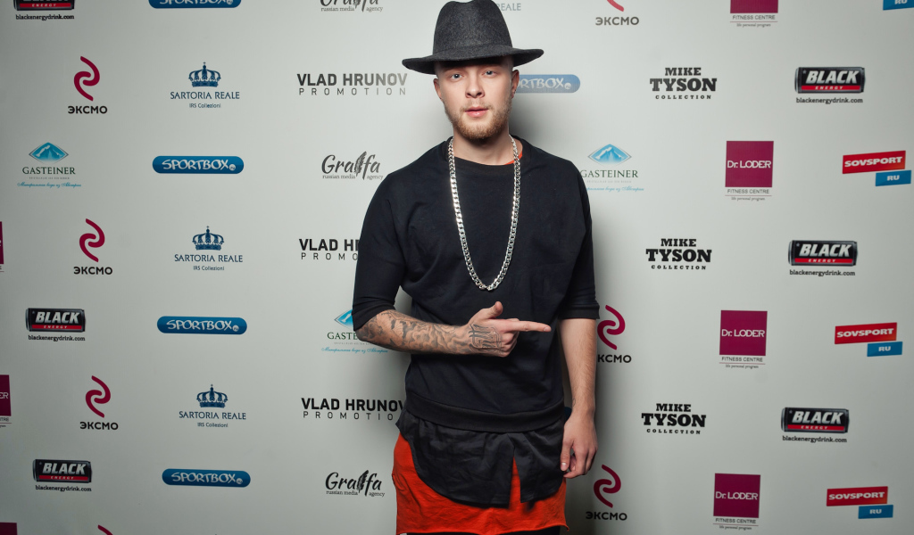 Молодой певец Егор Крид